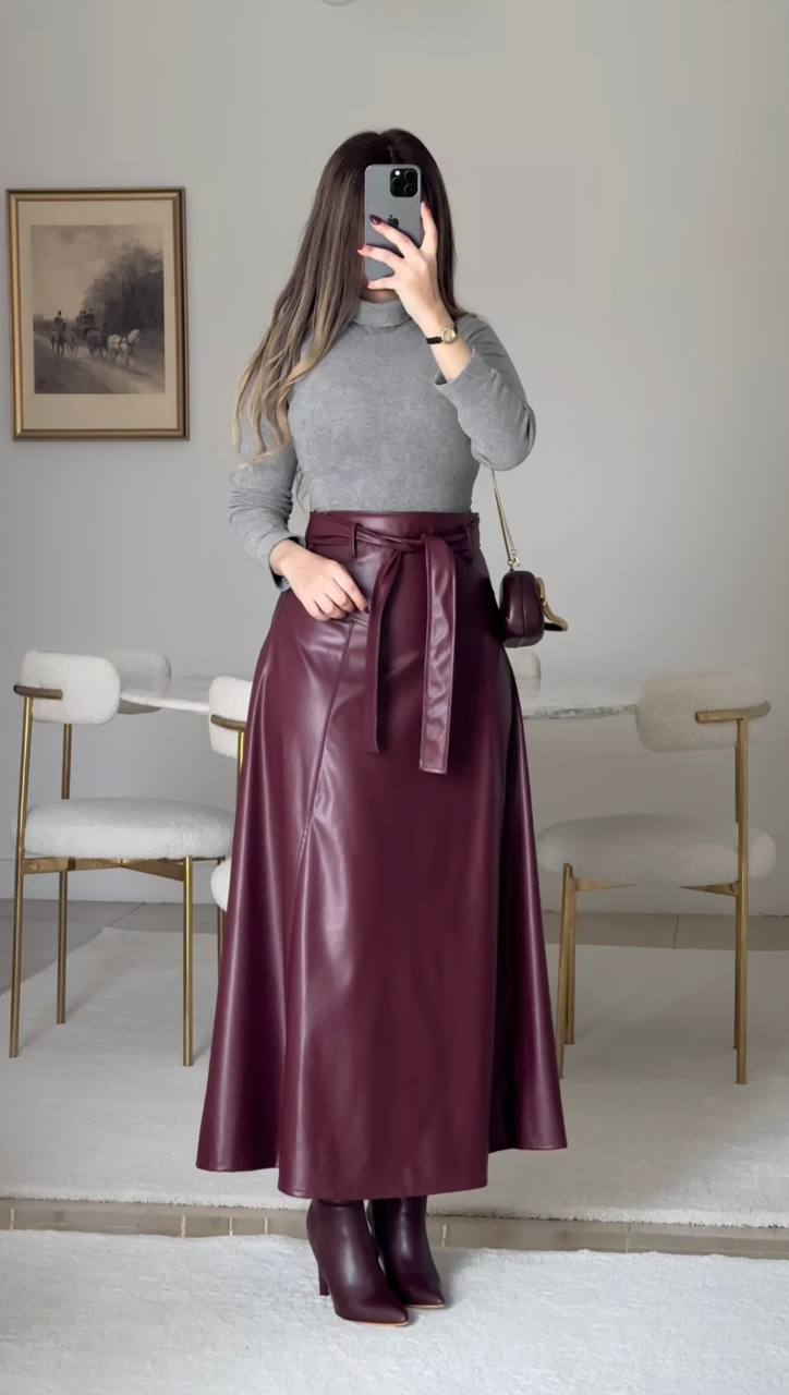 تنورة جلدية 